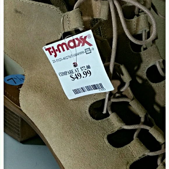 NWT Steve Madden Tan Suede Gladiator. ...size 7.5 - Picture 4 of 4