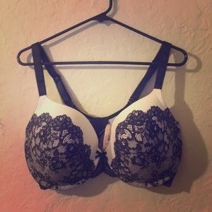 VS Dream Angels Perfect Coverage Lace Bra
