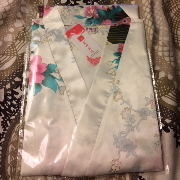 *sold out* Pink Bridesmaid robe - Picture 6 of 8