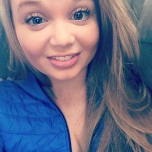 Meet your Posher, Katelyn