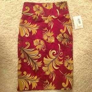 Lularoe Cassie XS Pencil skirt NWT red and gold
