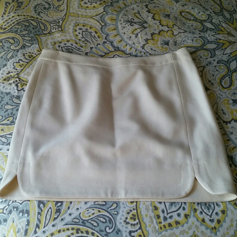 White Wool Tulip Pencil Skirt