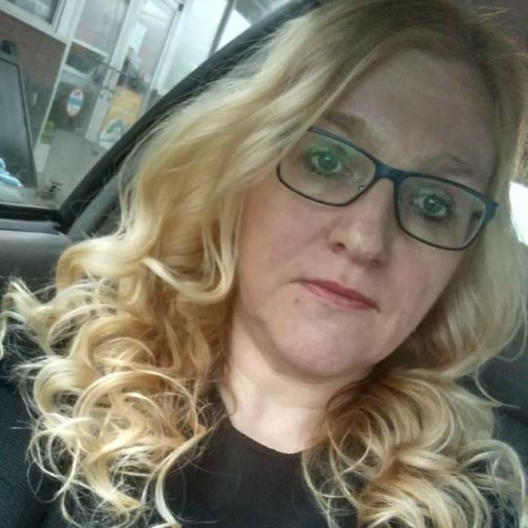 Meet your Posher, Michelle - Picture 1 of 1