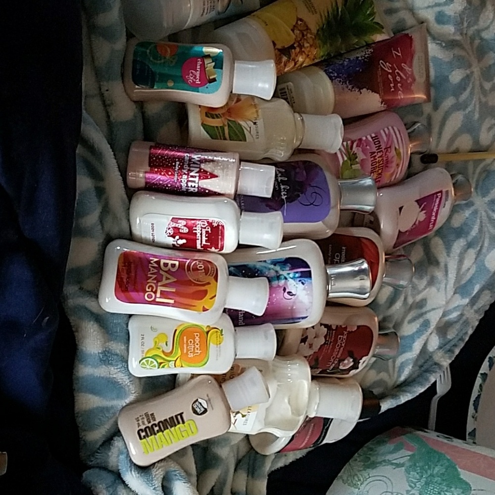 18 Body lotions full size and travel
