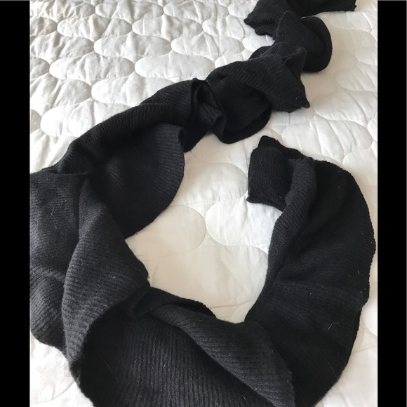 ☕️ Cozy & Chic Scarf ☕️ - Picture 2 of 3