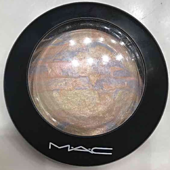 MAC Cosmetics Other - Mac Mineralized Lighscapade Highligher
