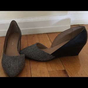 Chinese Laundry Herringbone Wedges