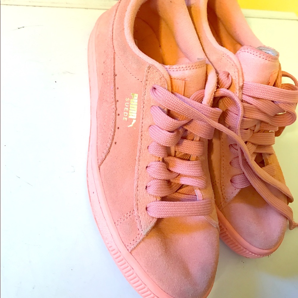 Cute Puma sneakers- peach colored