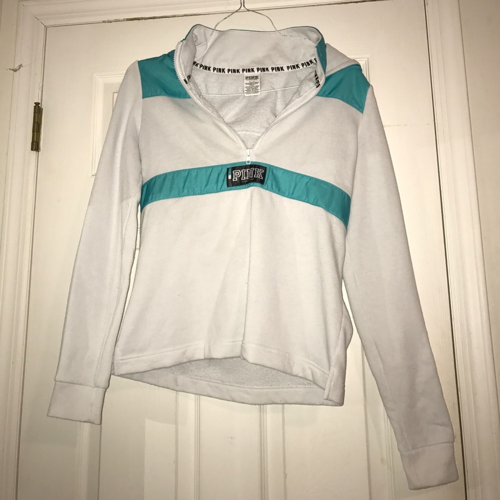 VS hooded sweatshirt with half zip