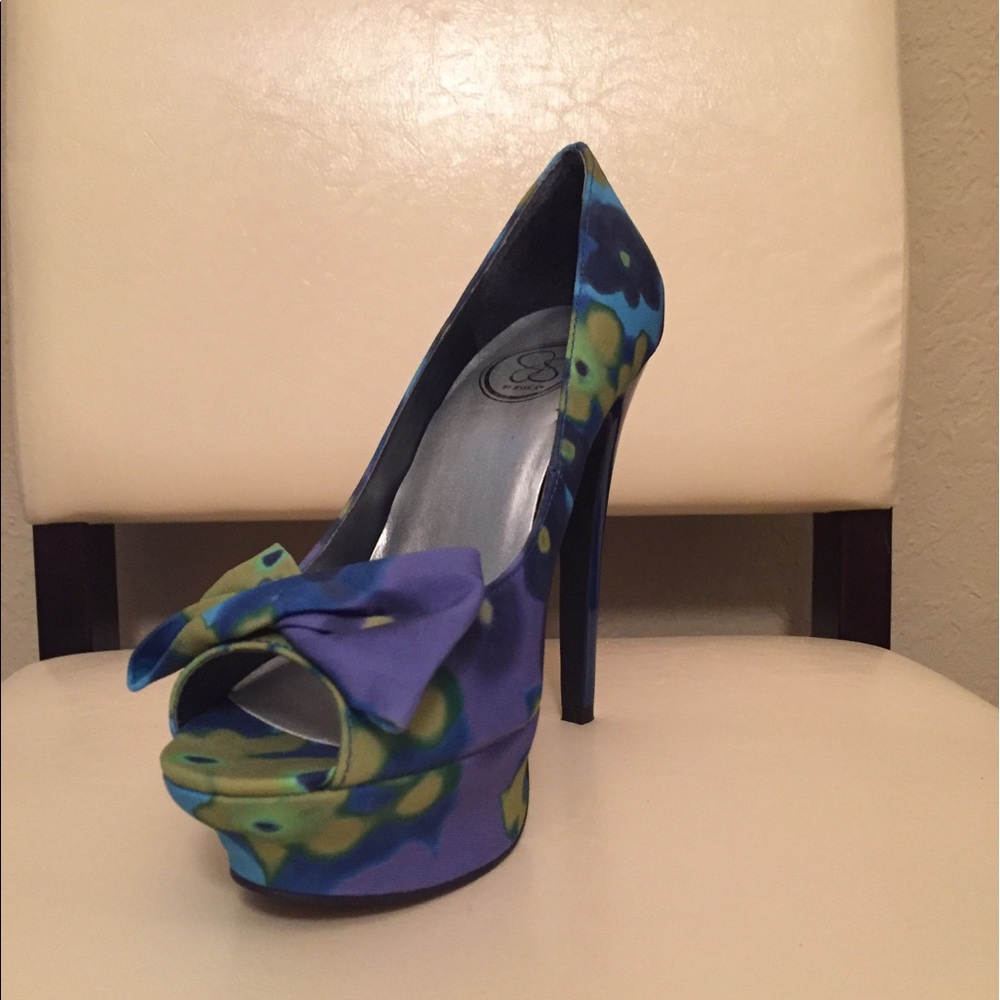 Jessica Simpson platform heel shoes