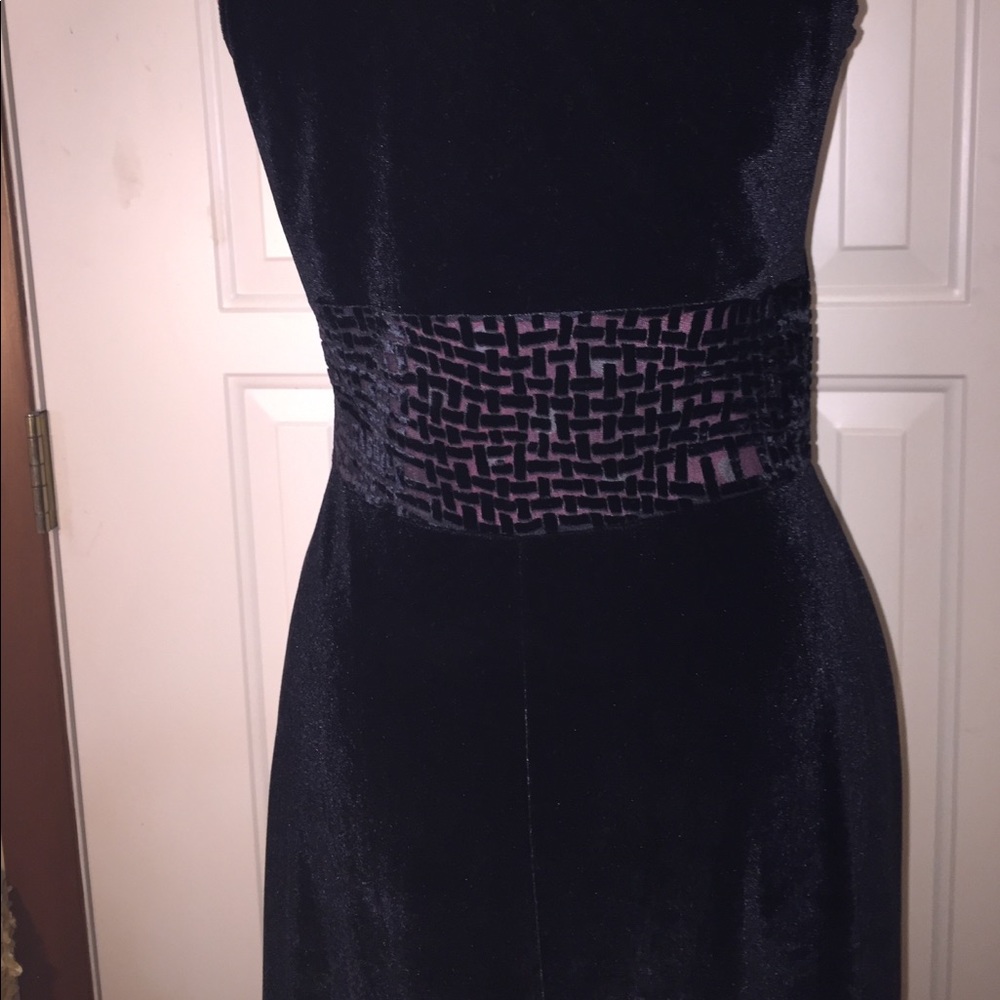 Maggie London Sz S blk velour sleeveless lg dress - Picture 3 of 4