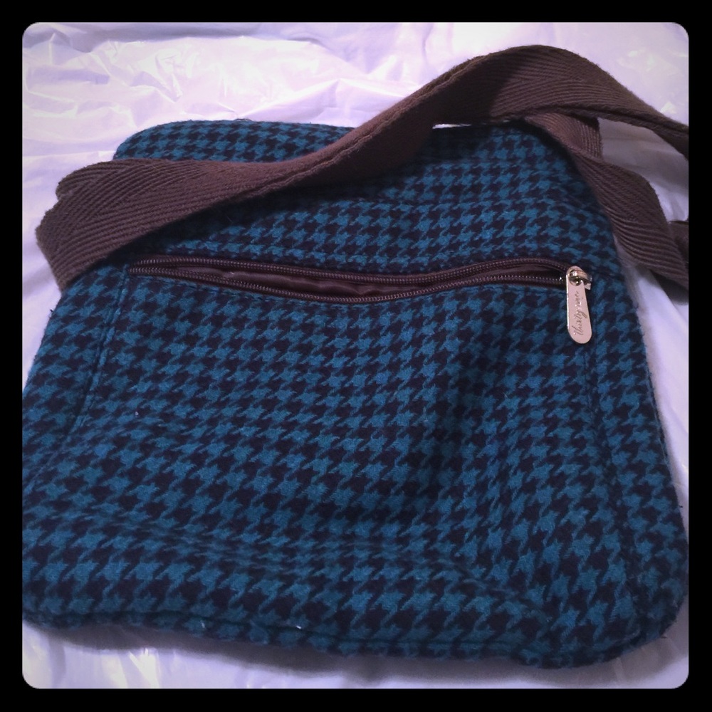 Crossbody purse