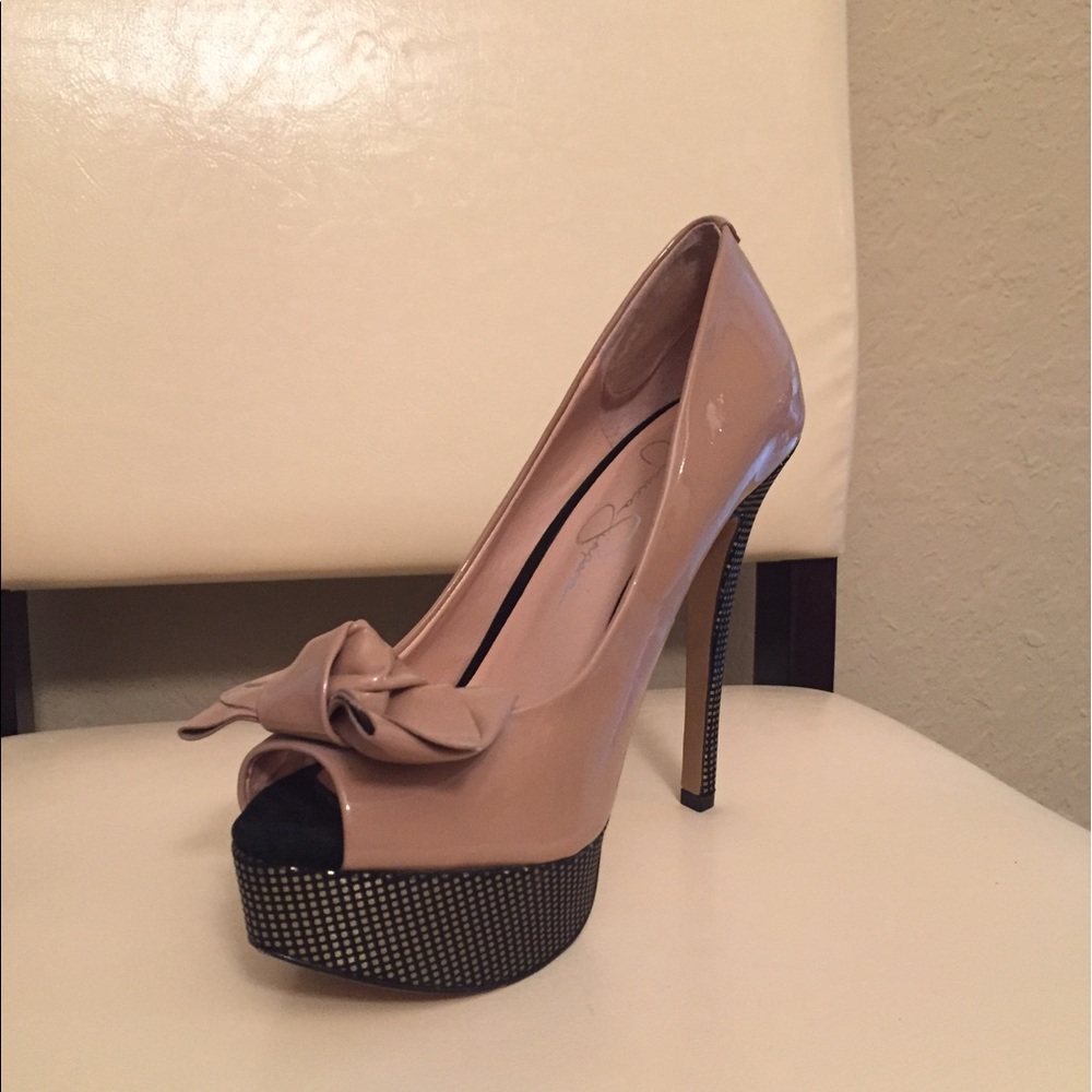 Patent leather platform shoes