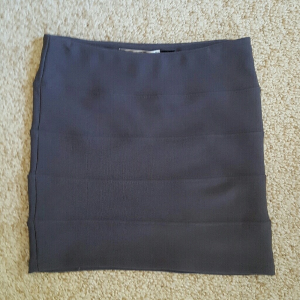 Guess grey mini skirt