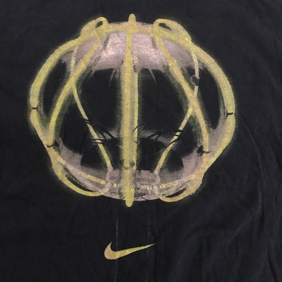 Nike tee shirt - Picture 2 of 3