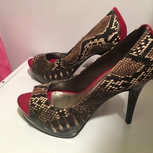 Jessica Simpson heels