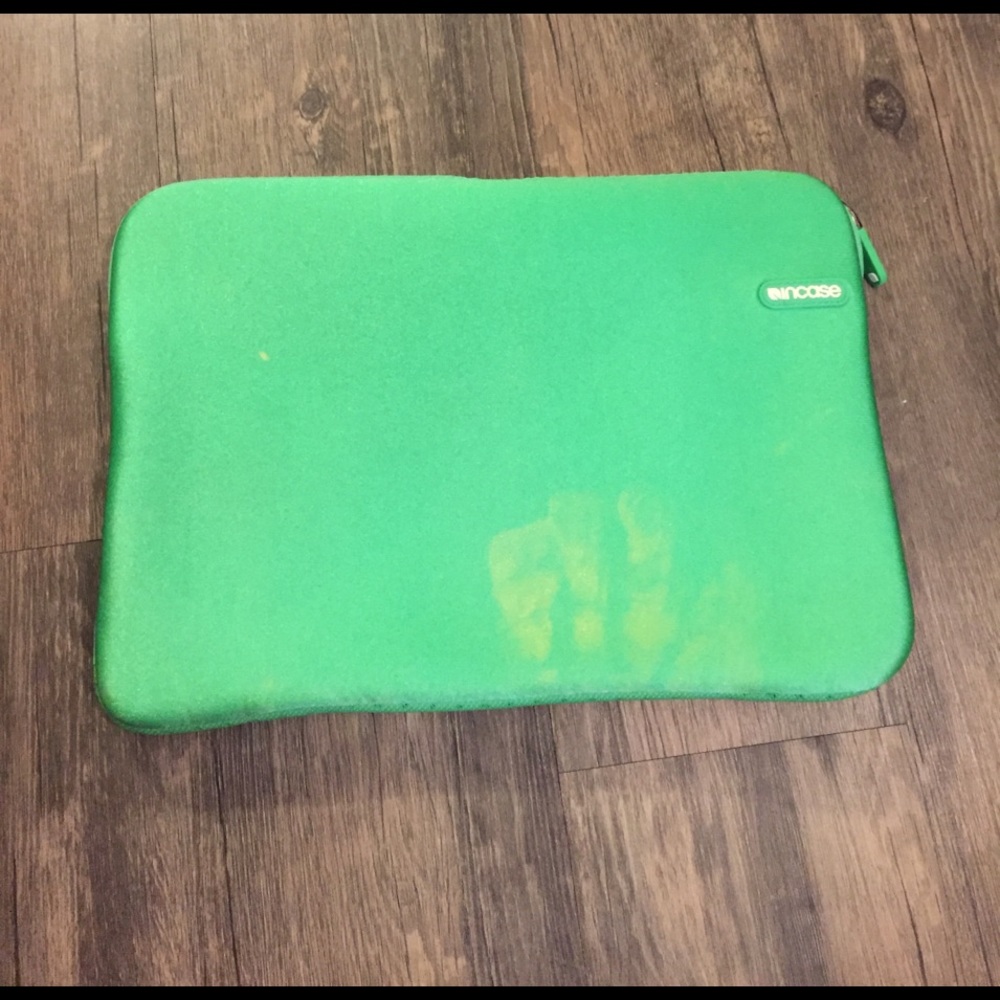 INCASE tablet Pouch