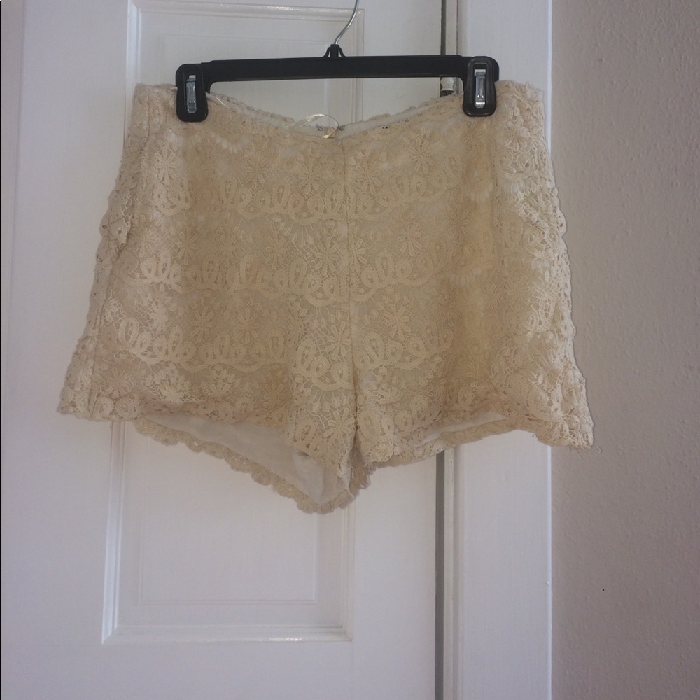 Cute Chic Cream Shorts