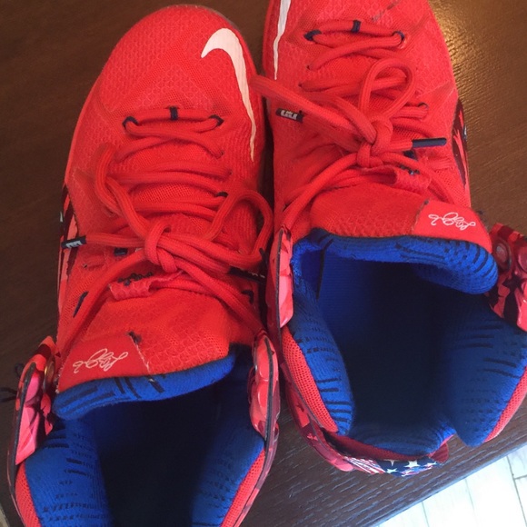 Nike LeBron Xlll - Picture 3 of 3