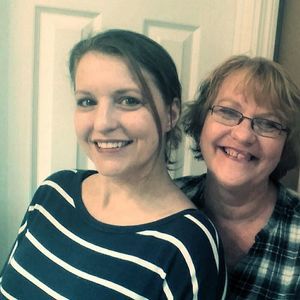 Meet your Posher, Lora