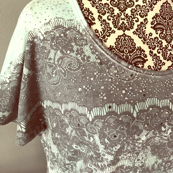 Fun Maurices top - Picture 2 of 4