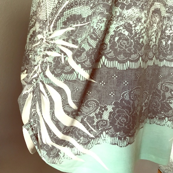 Fun Maurices top - Picture 3 of 4