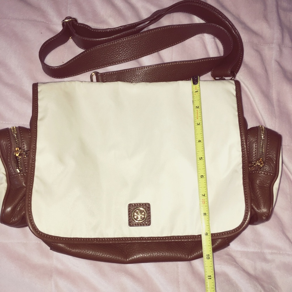 Tory Burch Messenger Bag - Picture 3 of 9