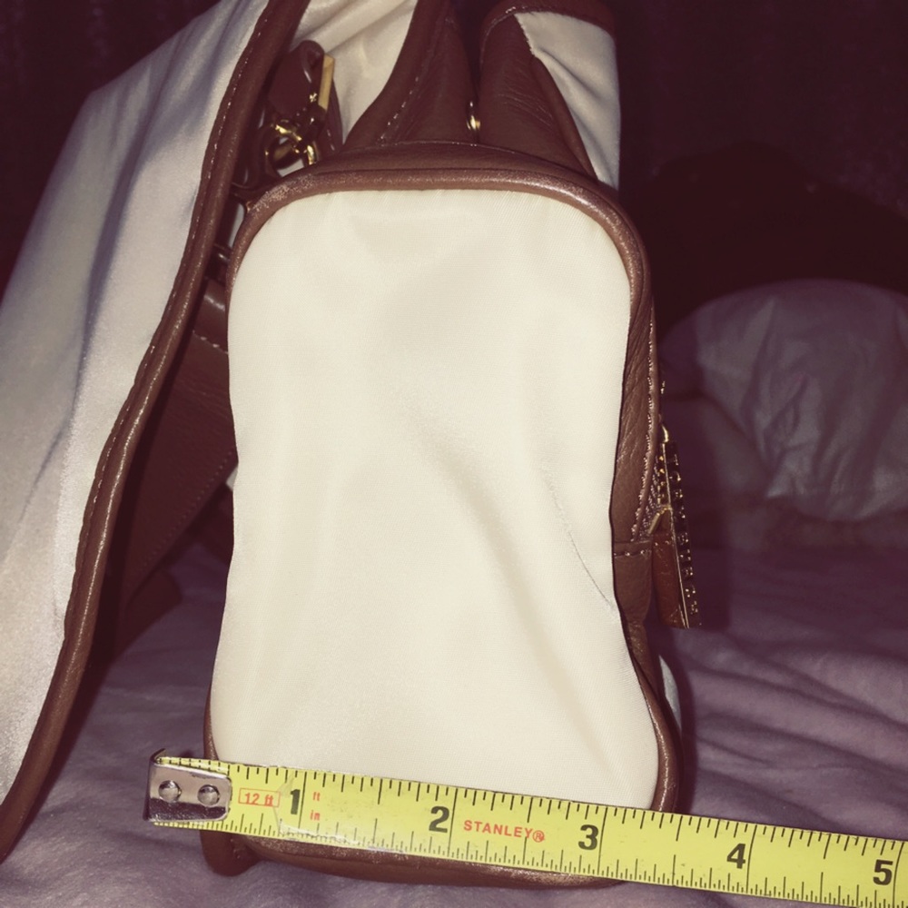 Tory Burch Messenger Bag - Picture 5 of 9