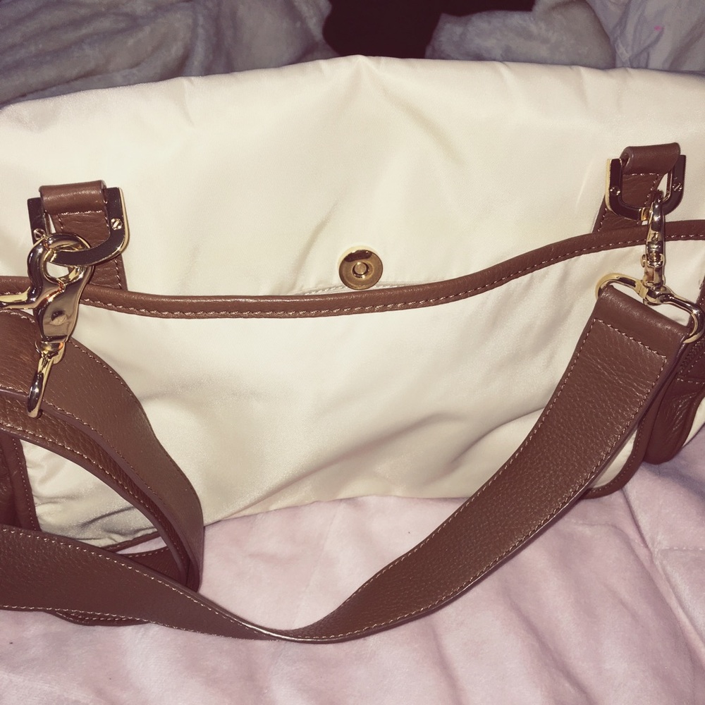 Tory Burch Messenger Bag - Picture 7 of 9