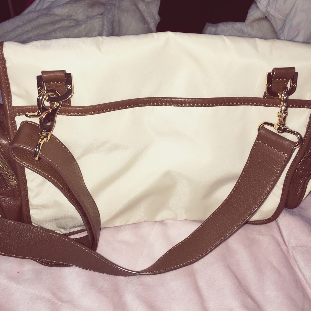 Tory Burch Messenger Bag - Picture 8 of 9