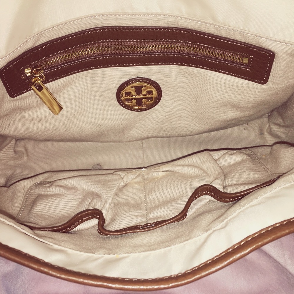 Tory Burch Messenger Bag - Picture 9 of 9