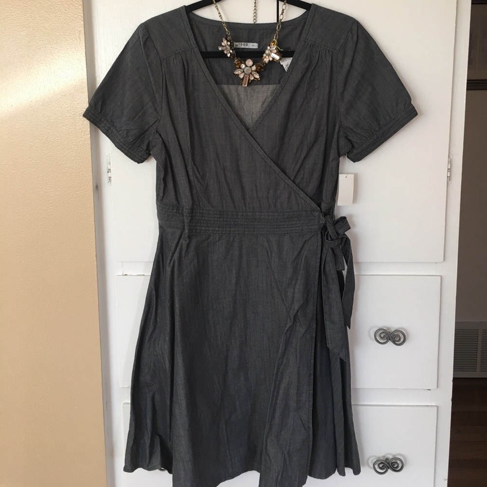 New Gap Denim Wrap Dress Size Medium