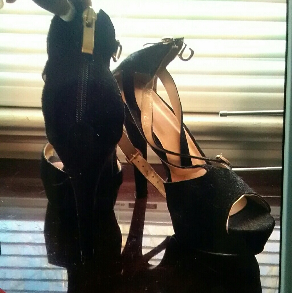 Shoes - Picture 2 of 2