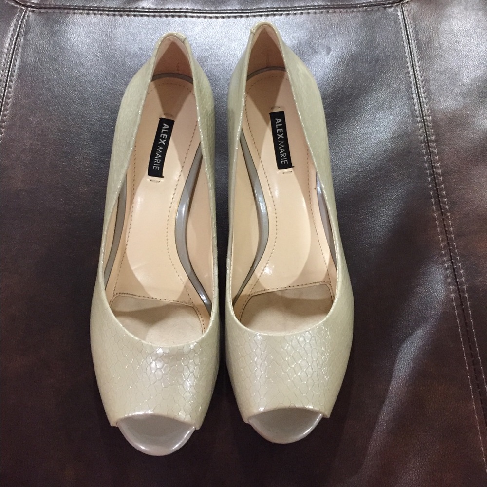 Alex Marie Heels Size 7