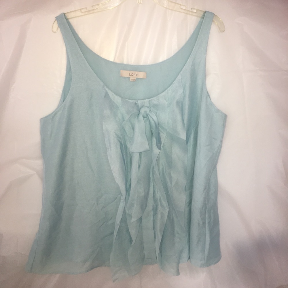 🦋EUC blue Loft sleeveless top 🦋