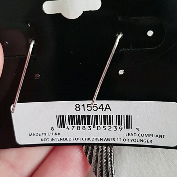 Earrings - Picture 3 of 4