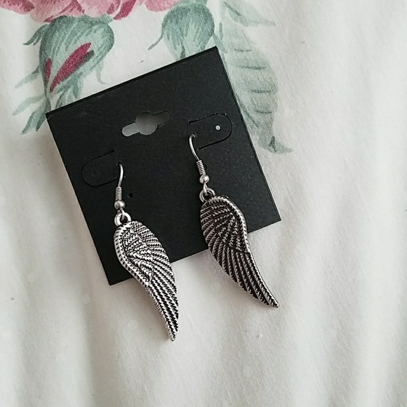 Earrings - Picture 4 of 4