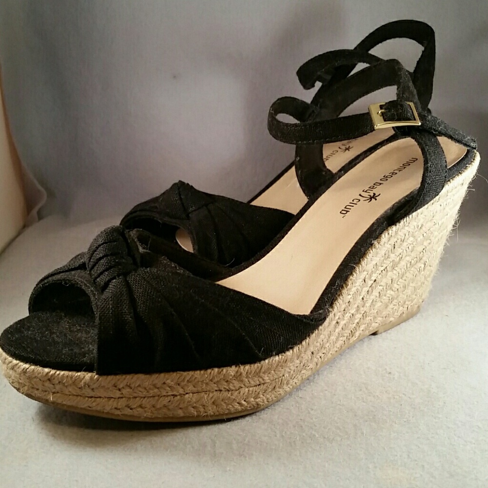 Wedge shoes