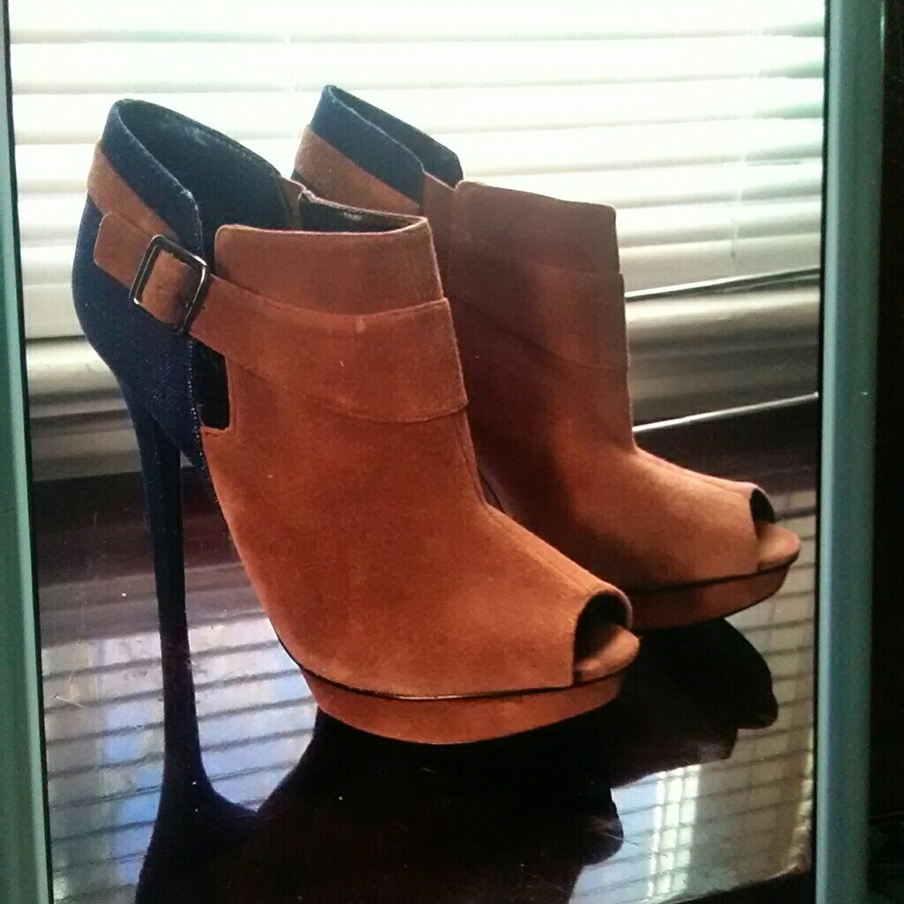 Peep toe booties - Picture 2 of 2
