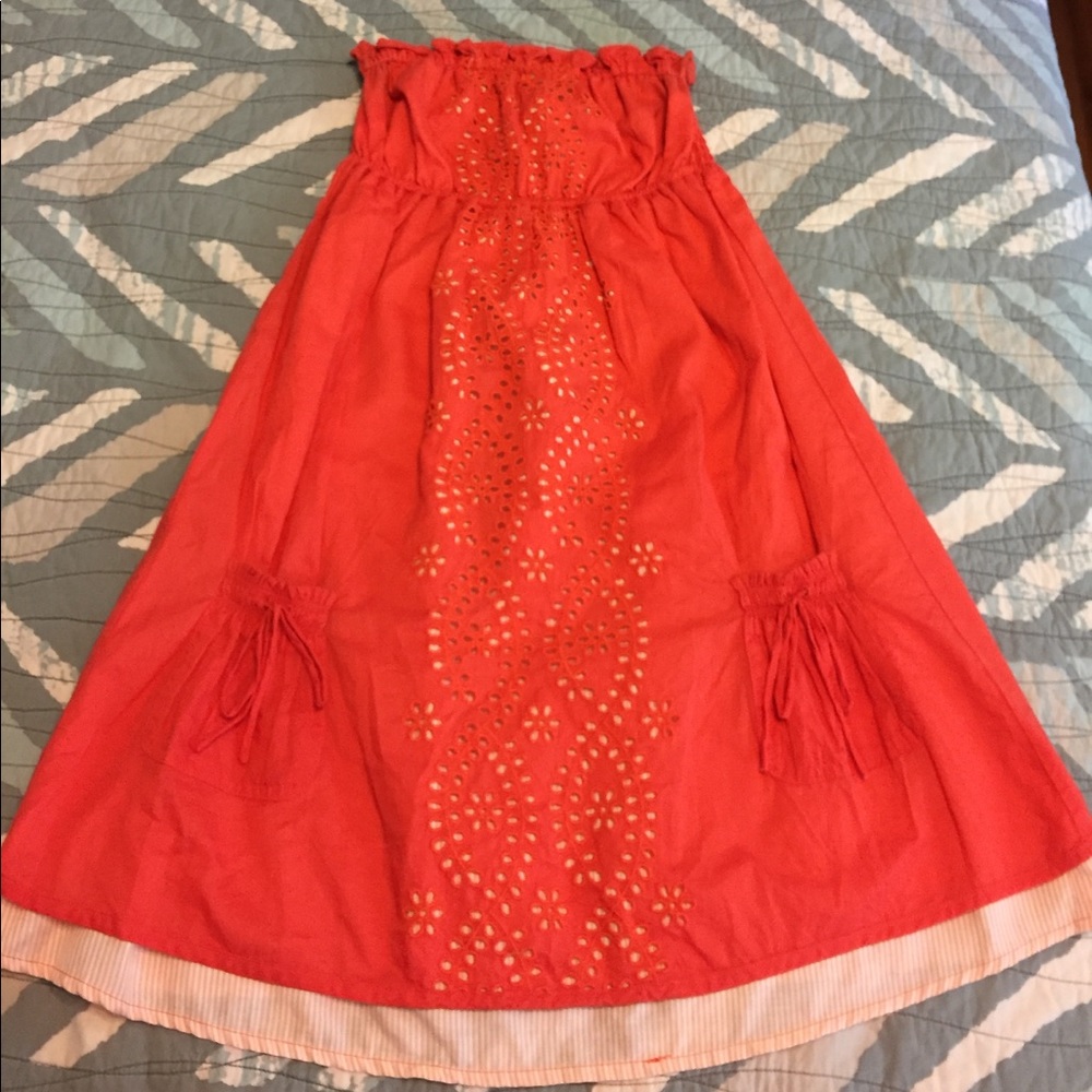 Strapless bandeau-style keylet/seersucker dress