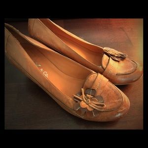Low heels YKX & Co, w/ stylish flower design 👠🌺