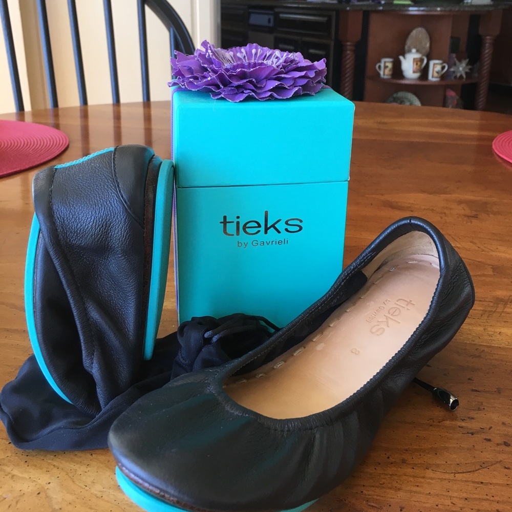 Tieks ballet flats in matte black size 8