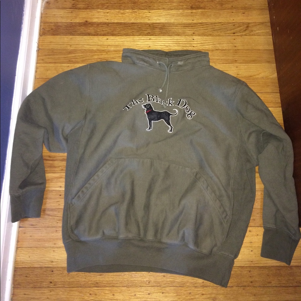 The black dog sweatshirt