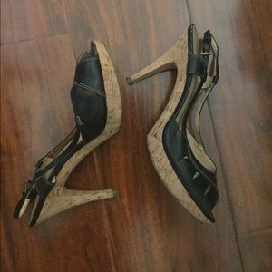 Peep toe cork bottom shoe