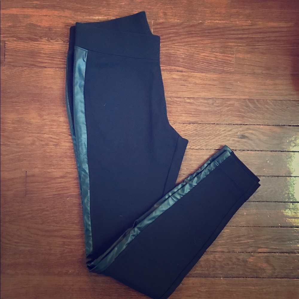 XS White House Black Market - black leggings