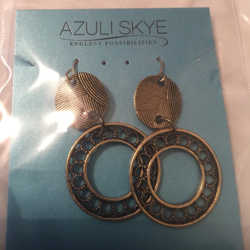 Dangling earrings on wires