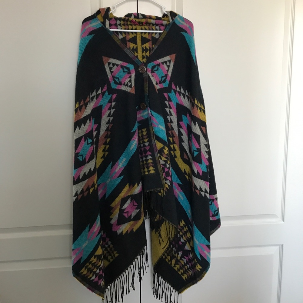 NWOT Boohoo Aztec hooded cape