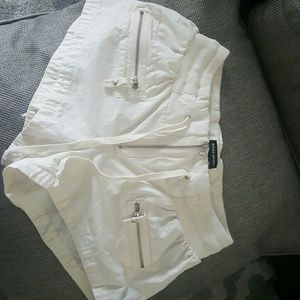 Bebel sports short shorts