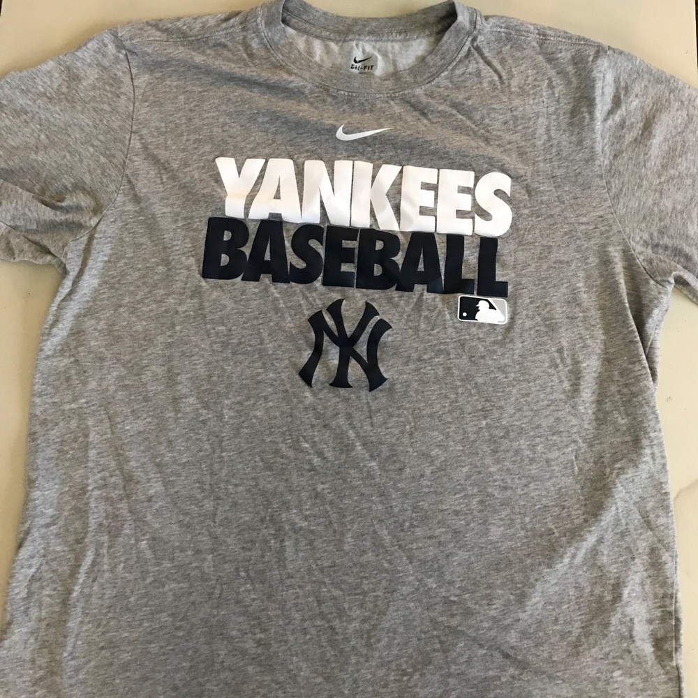 NY Yankees Nike tee shirt