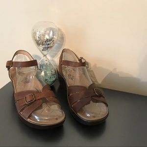 ABEO Slightly Worn Sandal